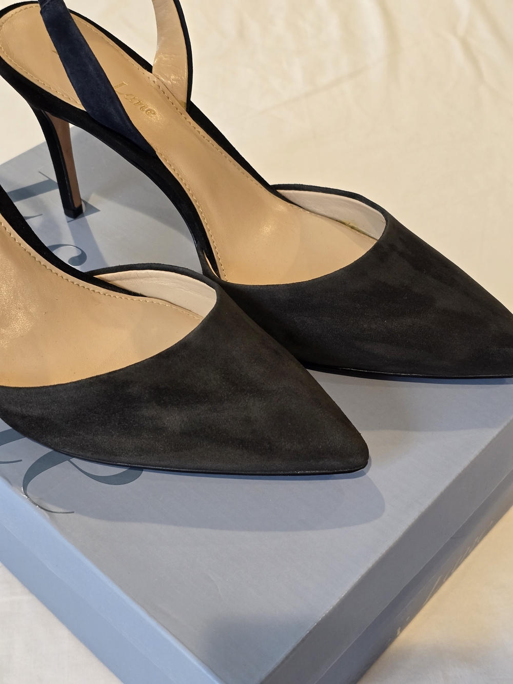 Essex Lane Blue/BlackPointed Slingback Pumps. Size 9.5 - Picture 2 of 8